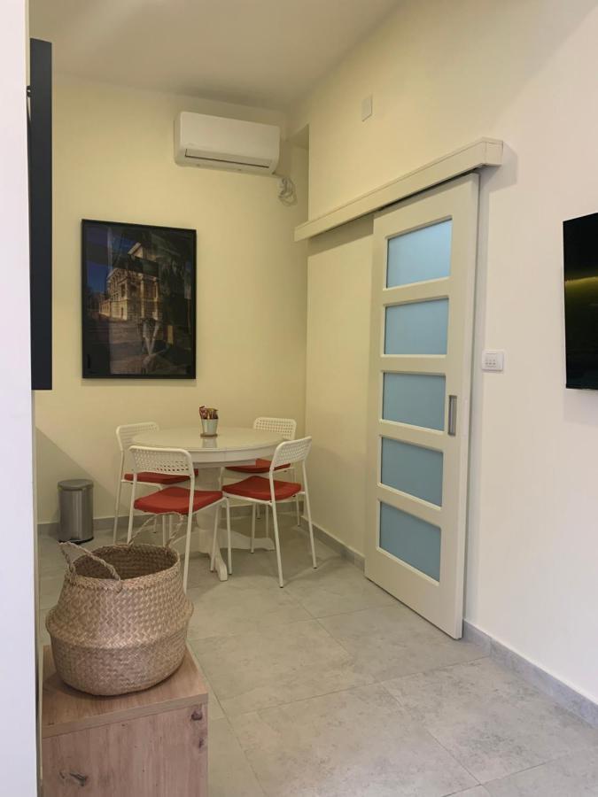 베오그라드 Sunlit Artist Studio 아파트 외부 사진